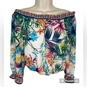 Flying Tomato Top-Medium Like New-Beautiful Tropical pattern Flattering